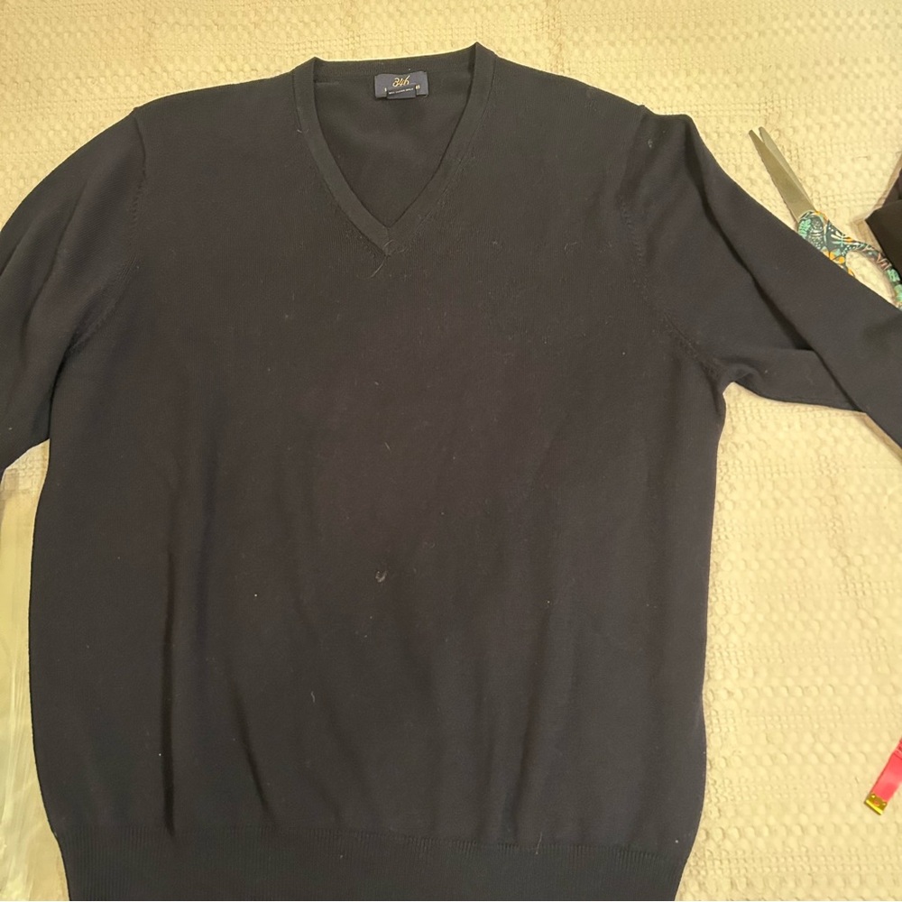 Brooks Brothers Dark Navy Blue V-Neck Sweater 83% Merino Wool Sz L FLAW - Picture 1 of 6